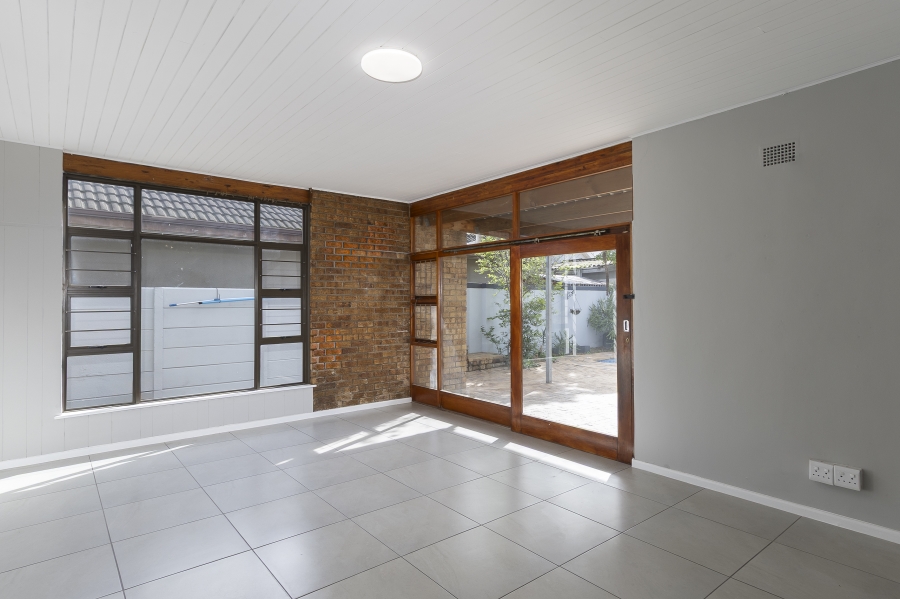 To Let 4 Bedroom Property for Rent in Lochnerhof Western Cape